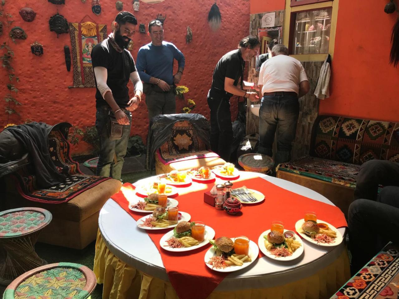 Hotel Yac Donalds Kāgbeni Kültér fotó